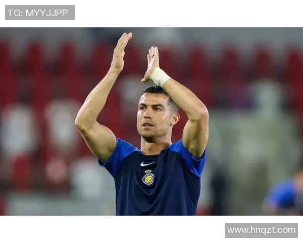 以C罗为中心的足球魅力,展现最帅球星的独特风采与荣耀 以C罗为中心的足球魅力,展现最帅球星的独特风采与荣耀